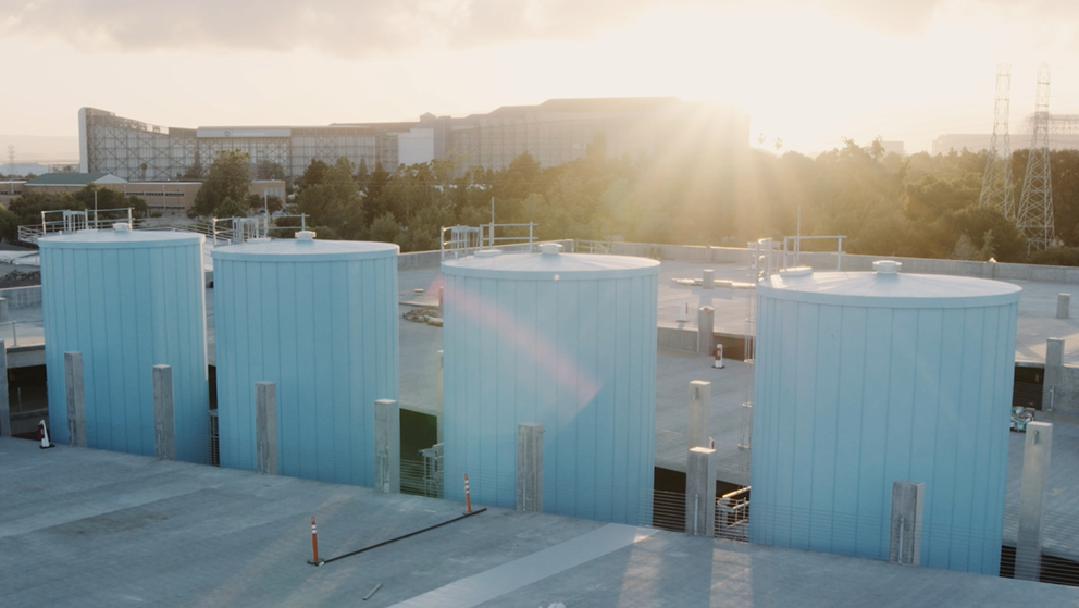 Silicon Valley Campus_water towers