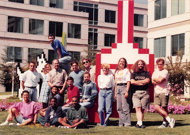 A group of PowerPoint employees and interns in 1995.