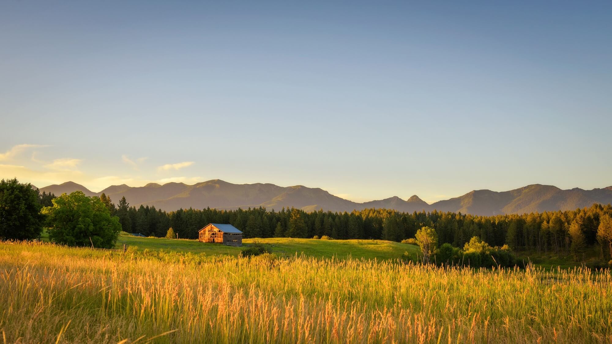 Photograph of barn in rural setting